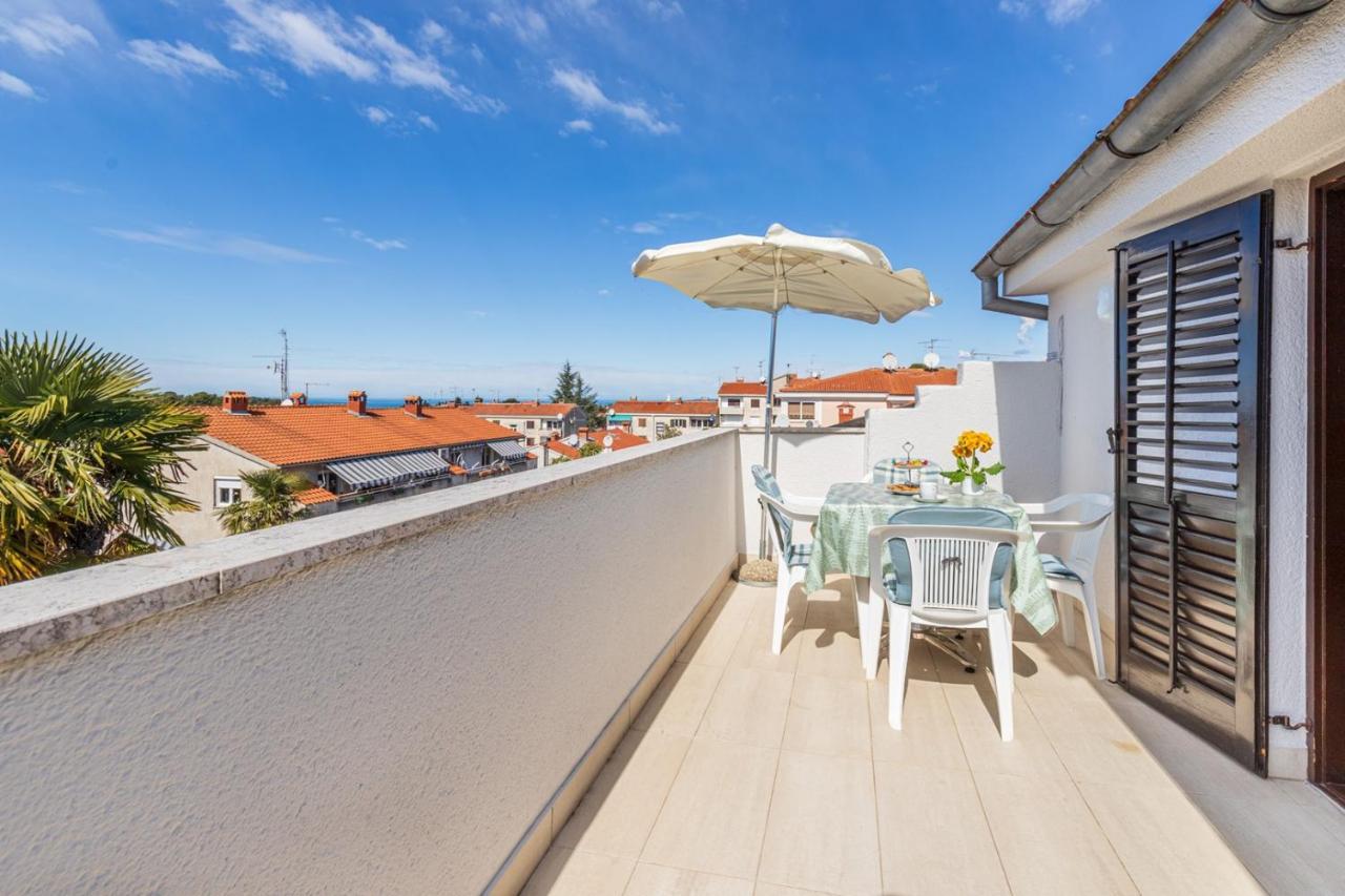 Apartments Ada Near The Sea Пореч Экстерьер фото